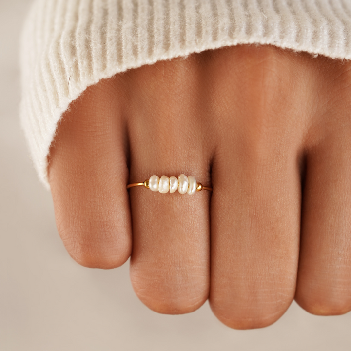 Anillo clásico agua dulce perlas