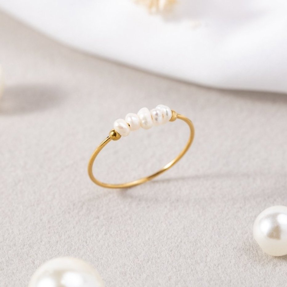 Anillo clásico agua dulce perlas