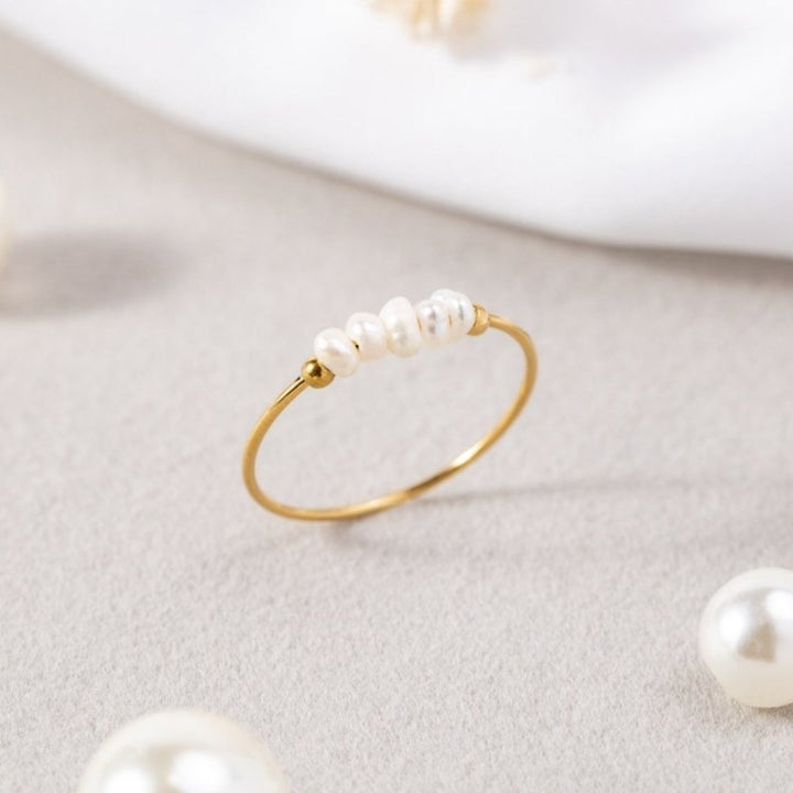 Anillo clásico agua dulce perlas