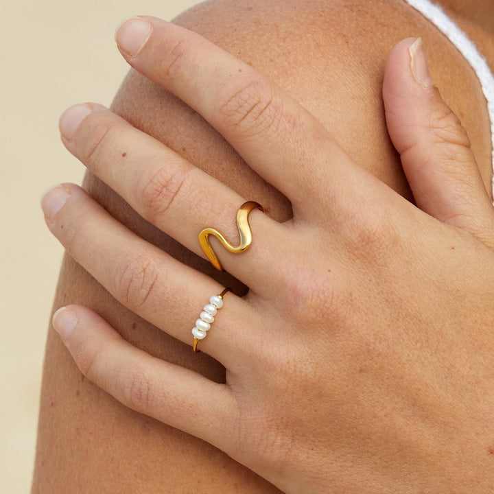 Anillo clásico agua dulce perlas