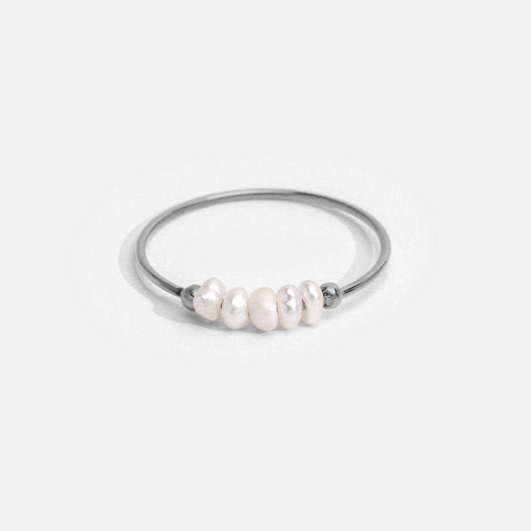 Anillo clásico plateado perla agua dulce