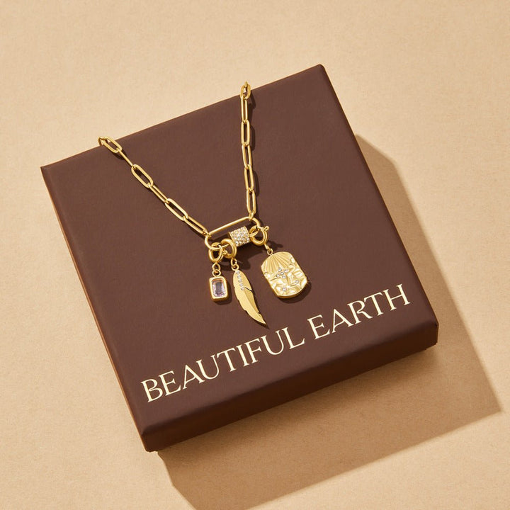 Collar con colgante en forma de clip