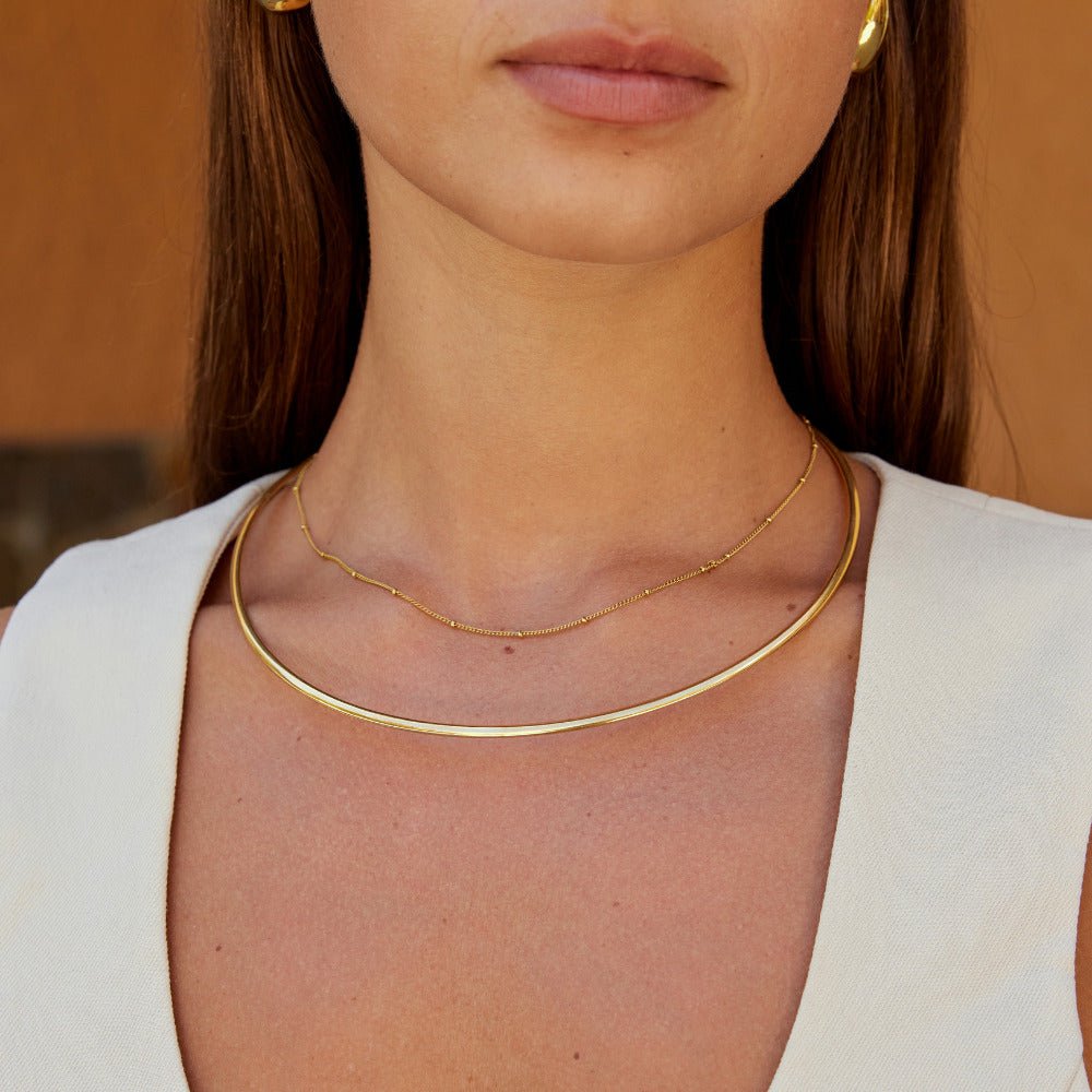 Collar fino dorado