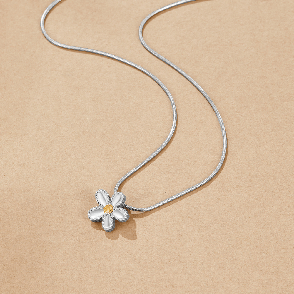 Collar Daisy con colgante