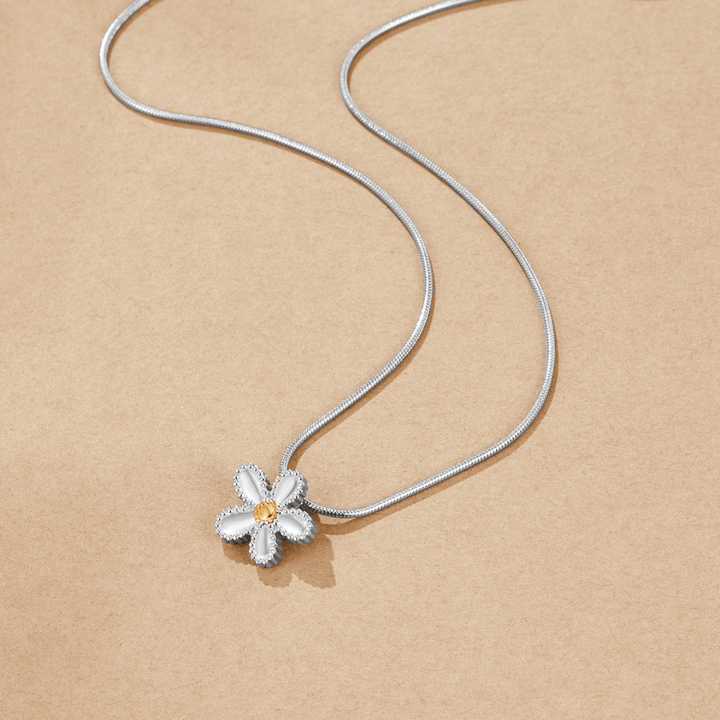 Collar Daisy con colgante