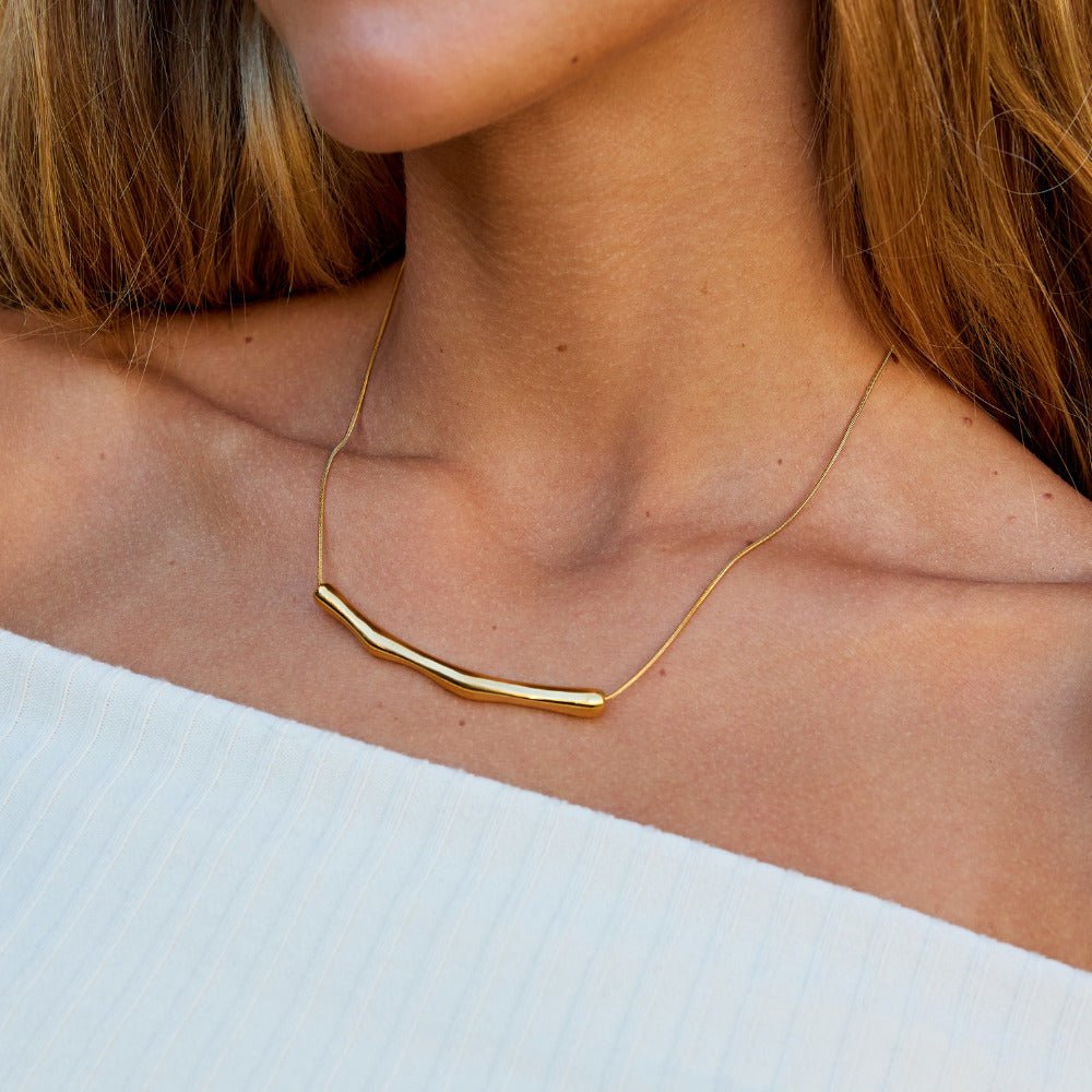 Collar dorado Deana de bambú