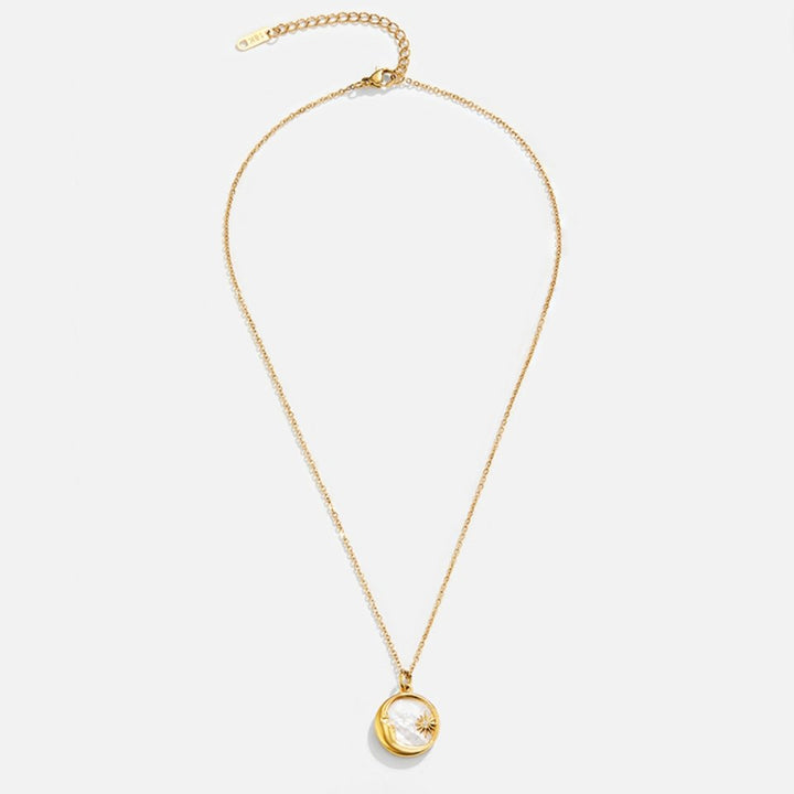 Collar Sueños en las Nubes con luna y estrellas