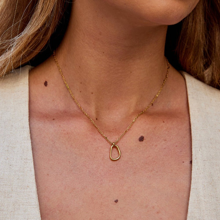 Collar Erin Dorado con colgante