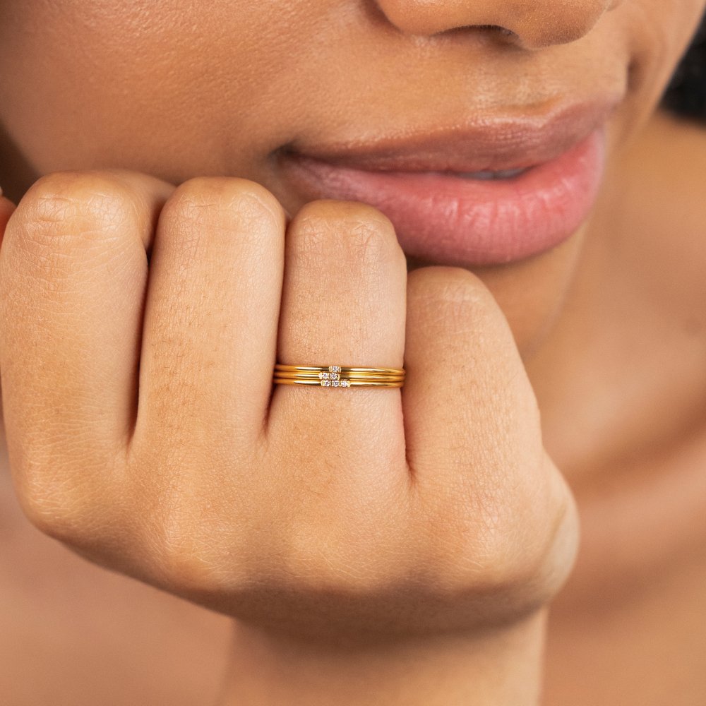 Anillo Eula dorado y cristal