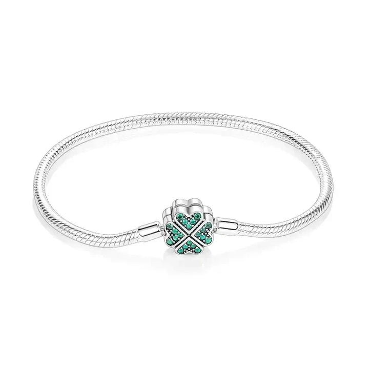 Pulsera con el encanto del trébol de la suerte