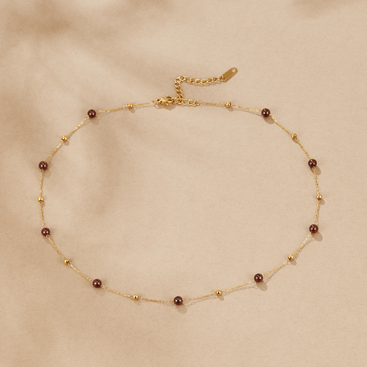 Collar de granate rojo