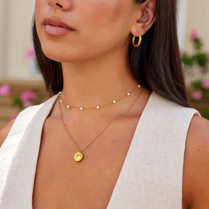 Collar Geométrico con colgante de cadena