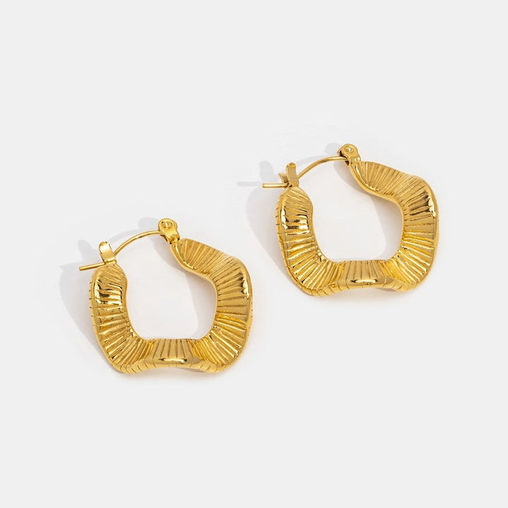 Pendientes de aro geométricos dorados