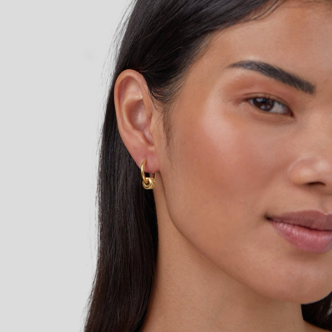 Pendientes Gigi de cristal dorado 18K