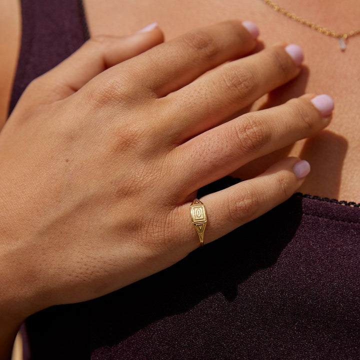 Anillo dorado Adaline