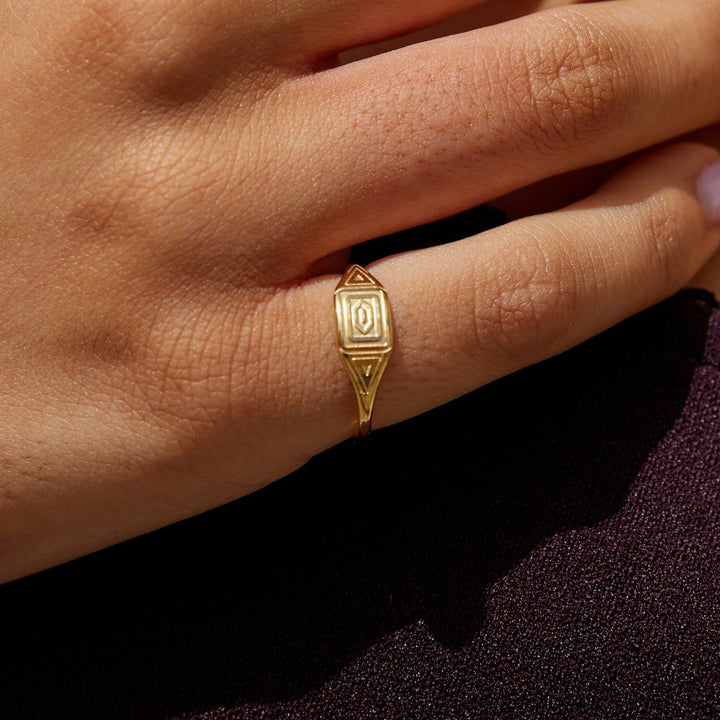 Anillo dorado Adaline