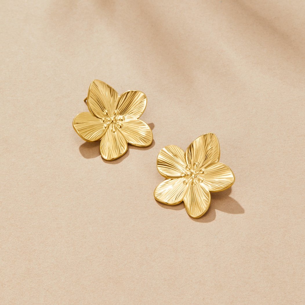 Pendientes florales dorados