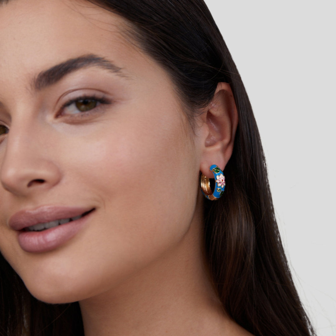 Pendientes dorados flores