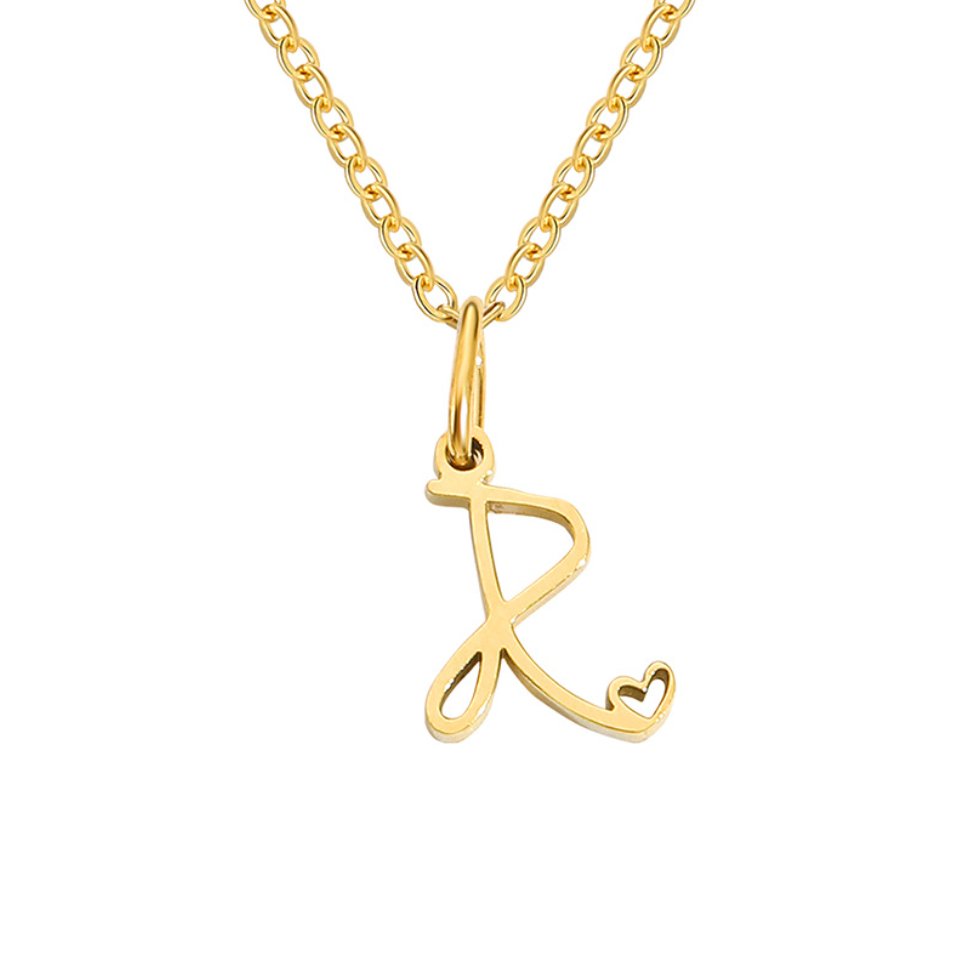 Collar dorado de corazón con inicial