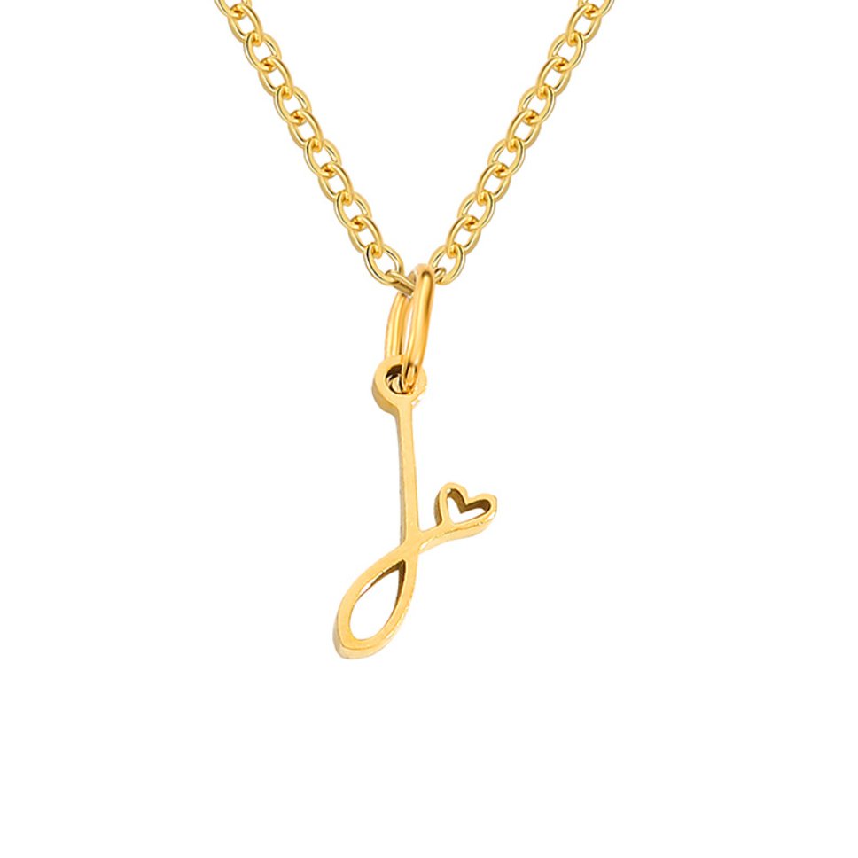 Collar dorado de corazón con inicial