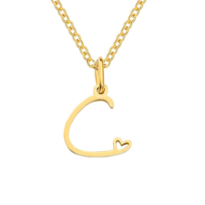 Collar dorado de corazón con inicial