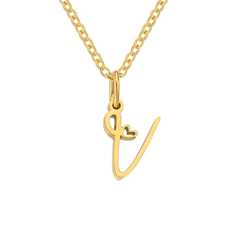 Collar dorado de corazón con inicial