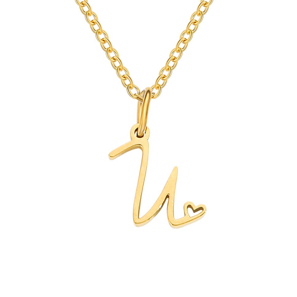 Collar dorado de corazón con inicial