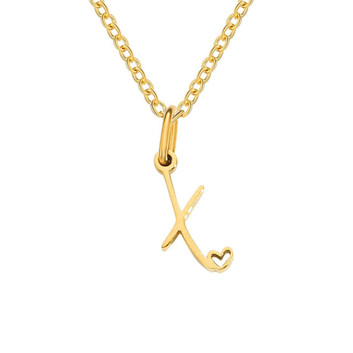 Collar dorado de corazón con inicial