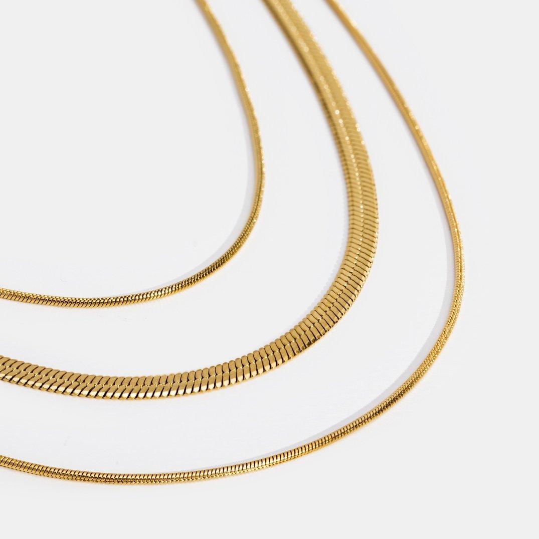 Collar multicapa dorado