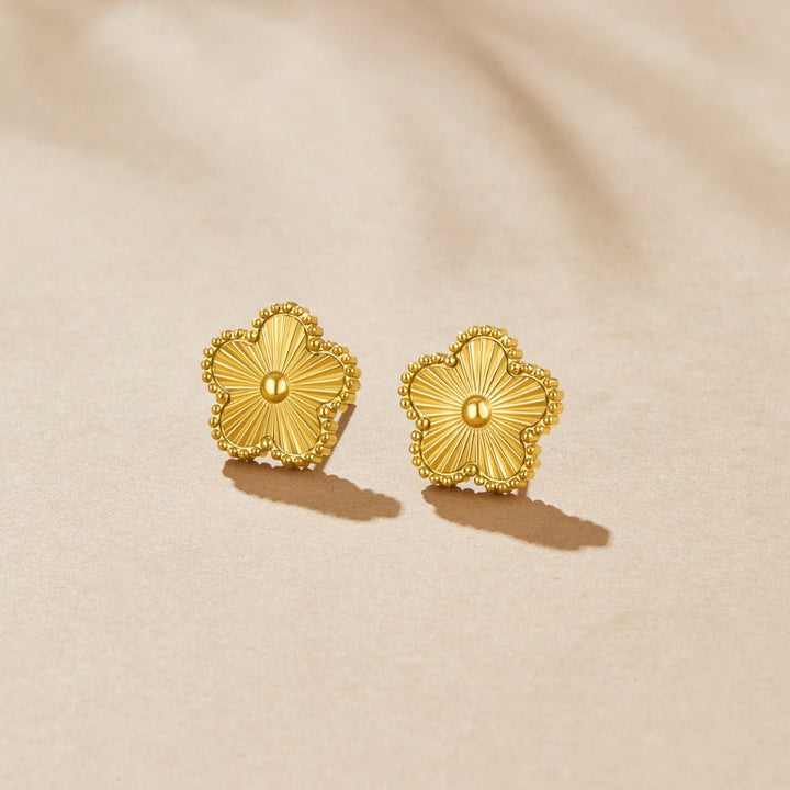 Pendientes dorados trébol de cuatro hojas