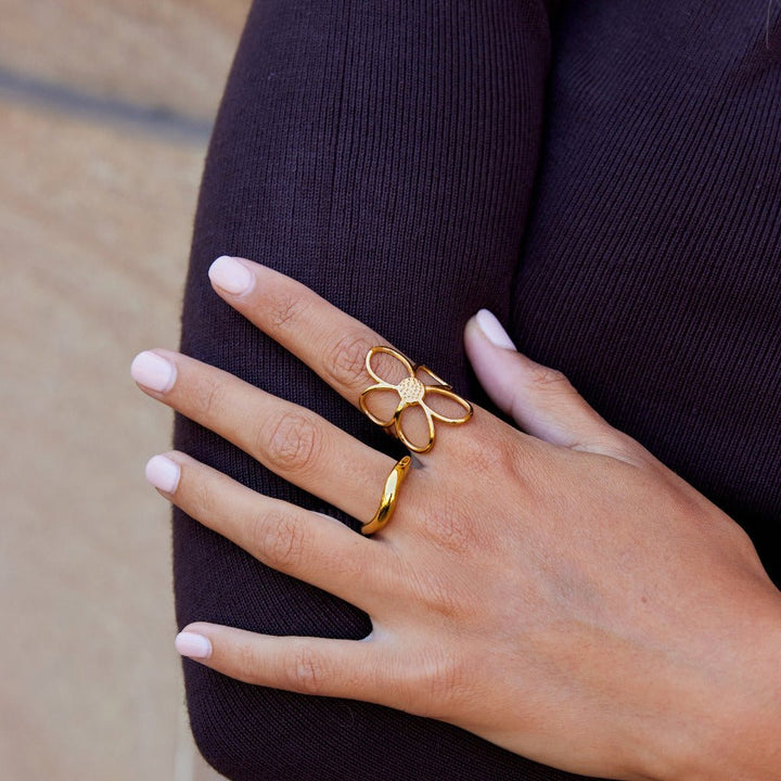 Anillo dorado marguerite