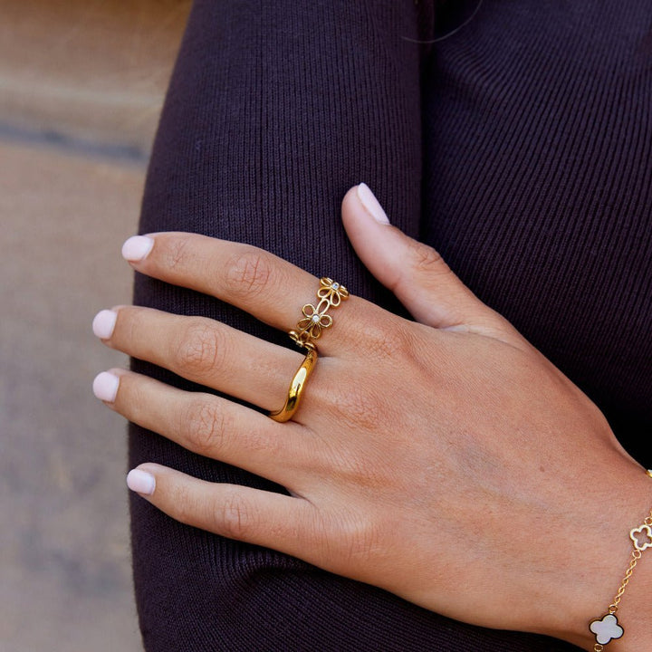 Anillo dorado infinito sauvages flores