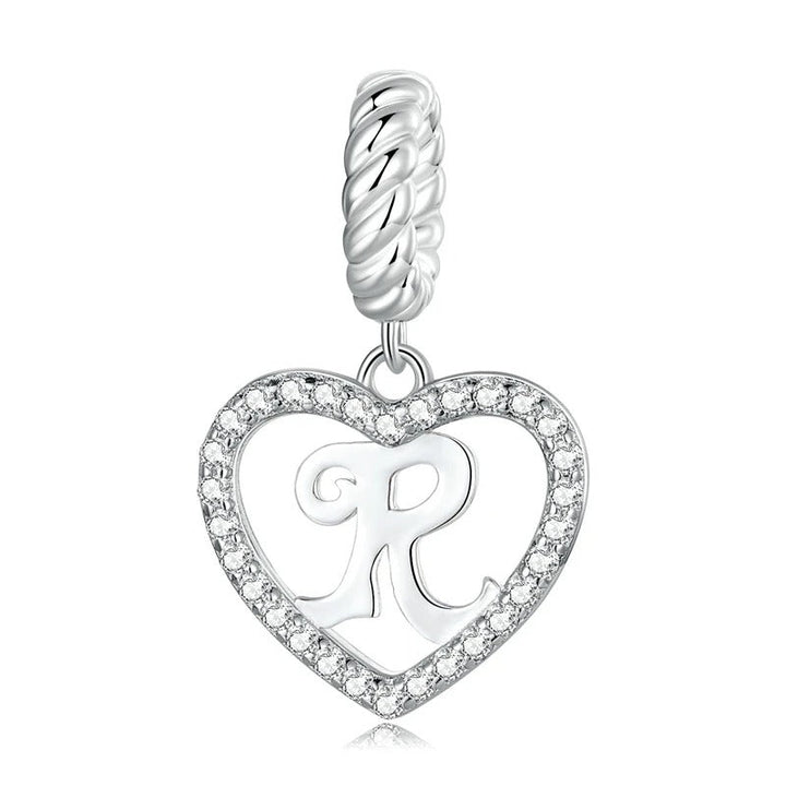 Colgante con la letra R en forma de corazón