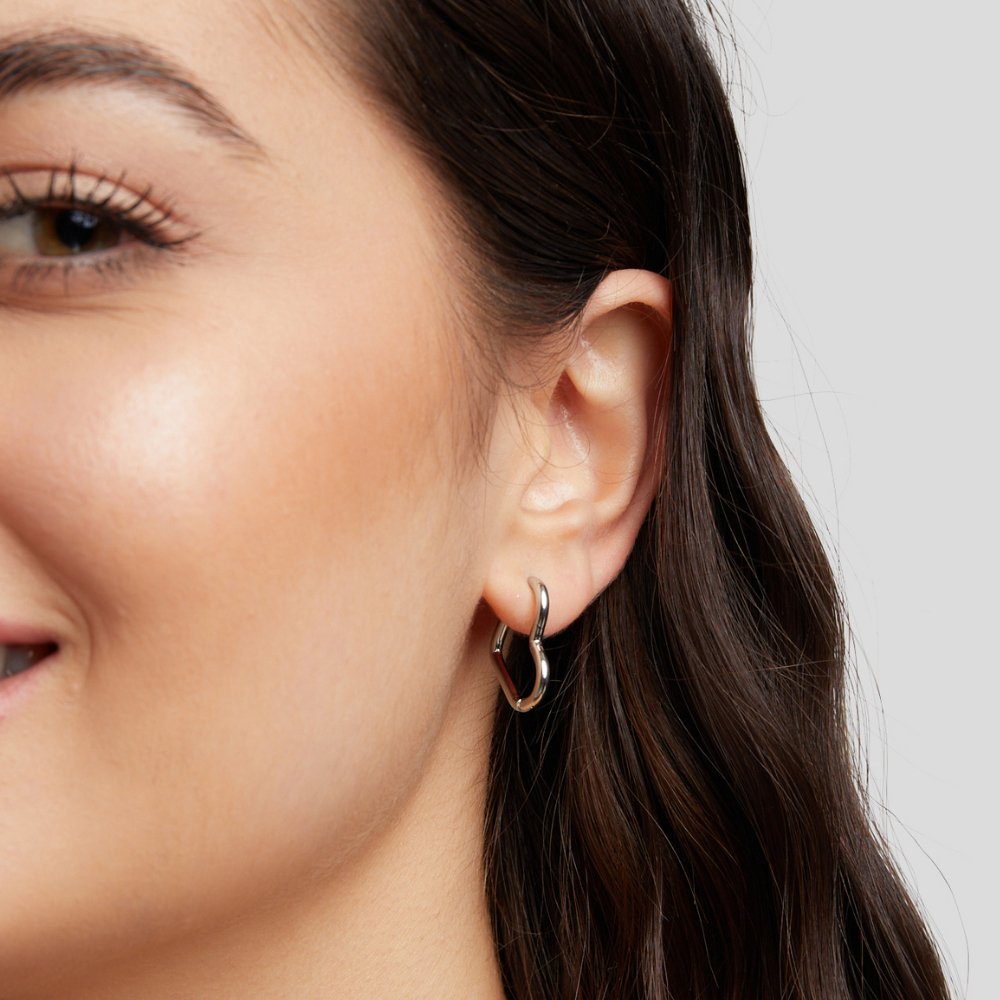 Pendientes plateados corazón
