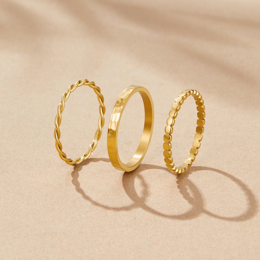 Anillo Hella dorado apilado
