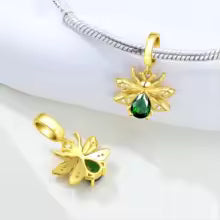 Colgante dorado de escarabajo