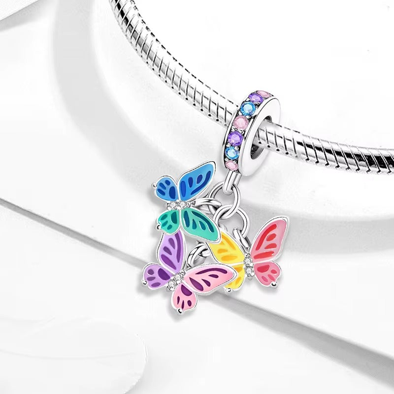 Colgante de mariposa colorido