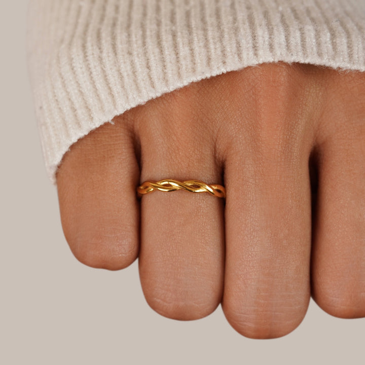 Anillo infinito 18K dorado tournante