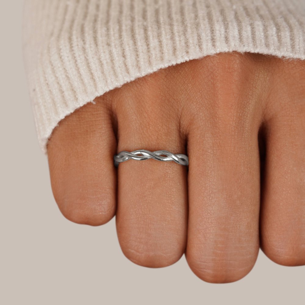 Anillo infinito 18K plateado