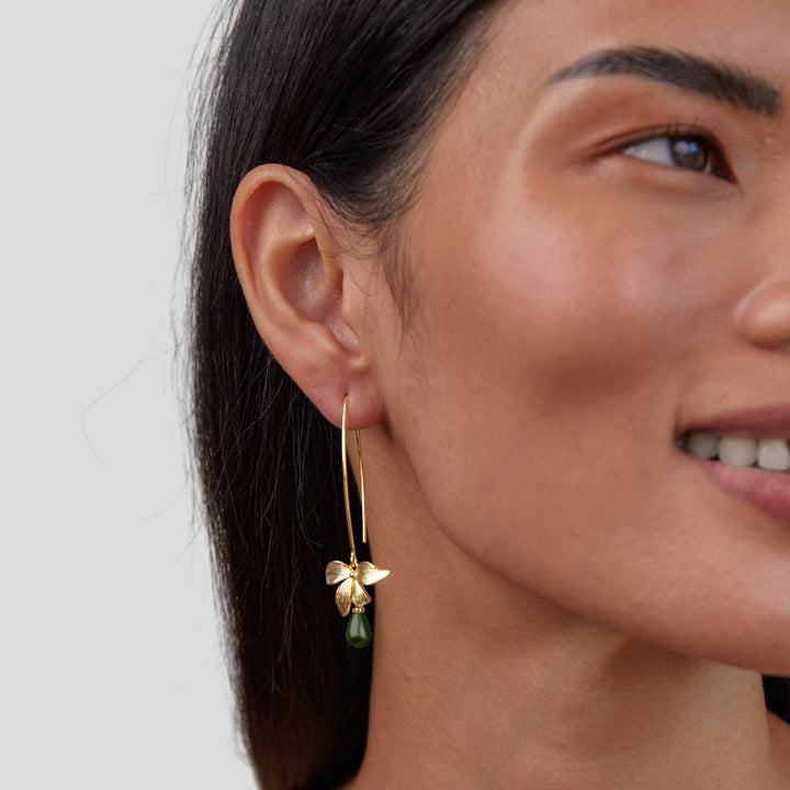 Pendientes de perla de jade con gotas florales
