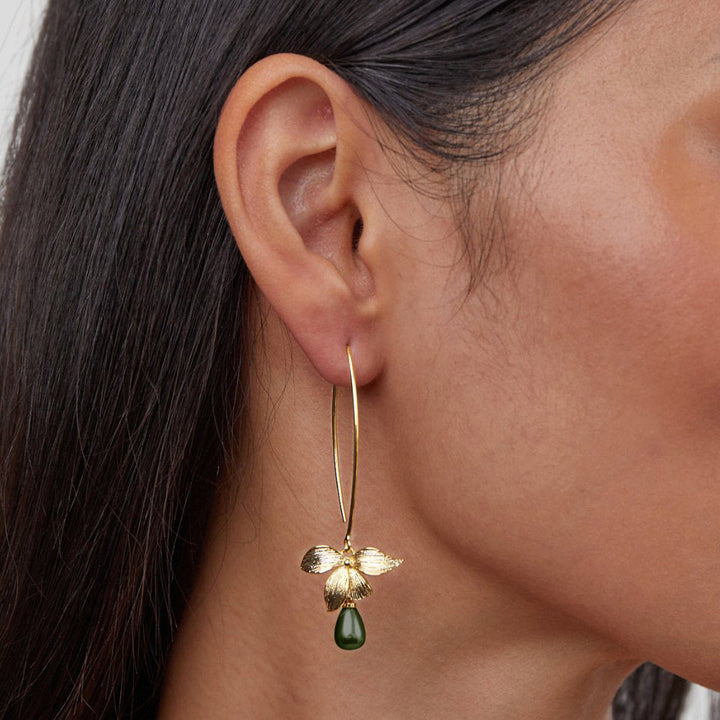 Pendientes de perla de jade con gotas florales