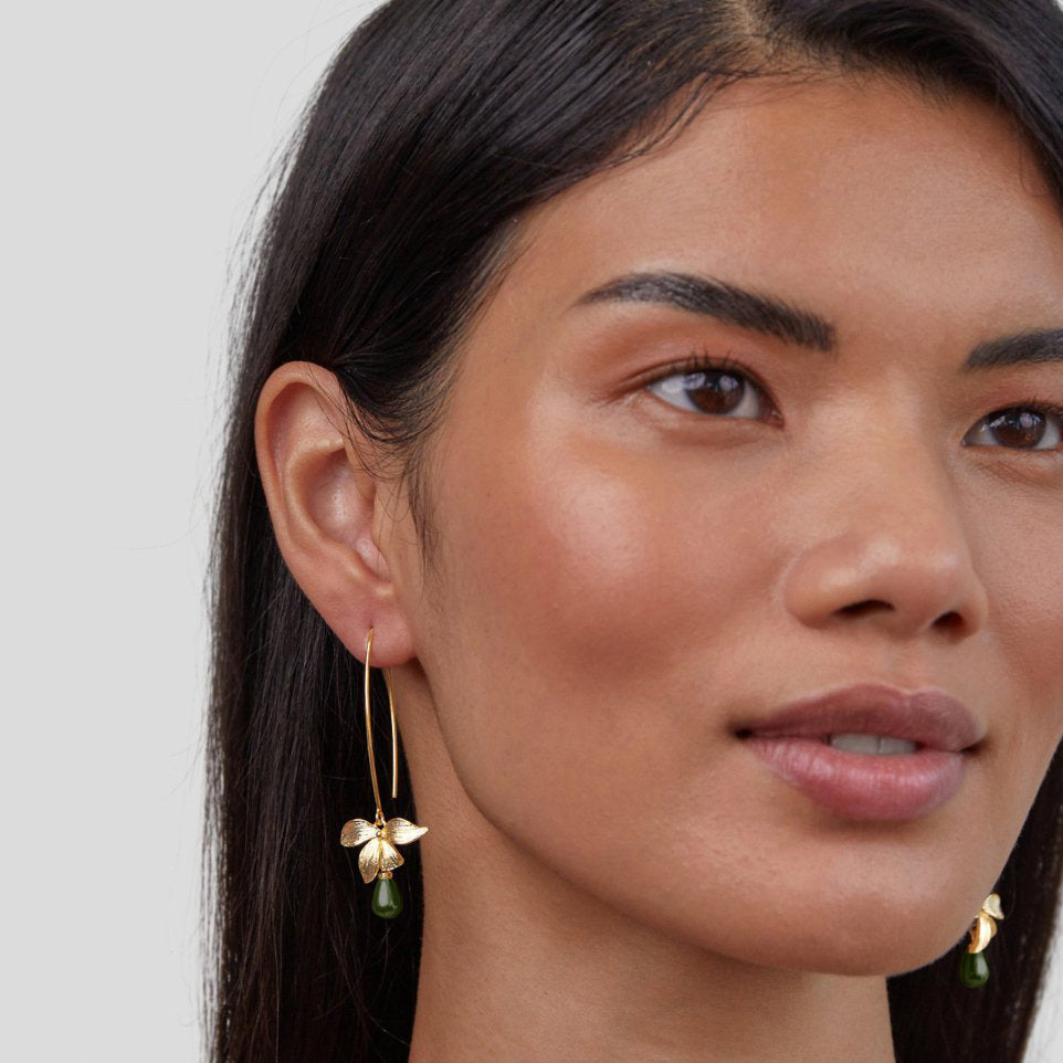Pendientes de perla de jade con gotas florales