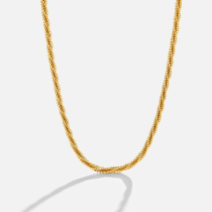 Collar Kai dorado de 18K