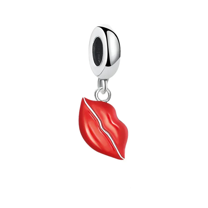 Colgante de labios besándose