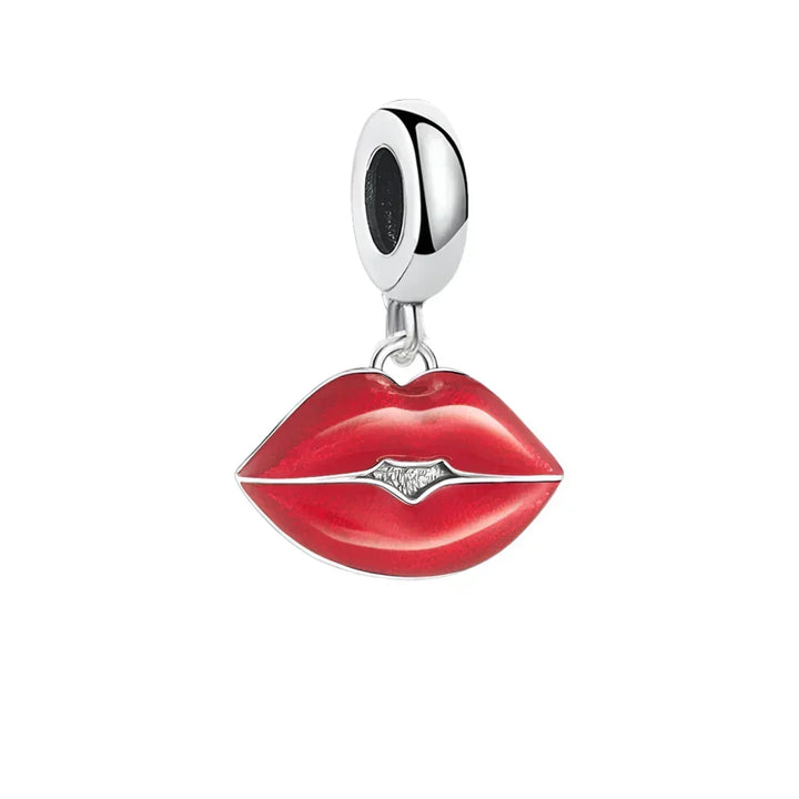 Colgante con labios besándose