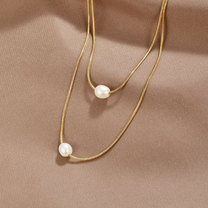 Collar multicapa de perlas de agua dulce