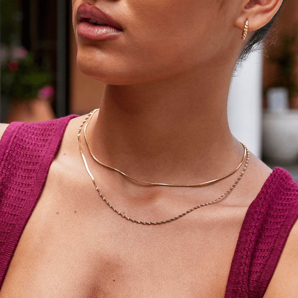 Collar dorado multicapa Leona