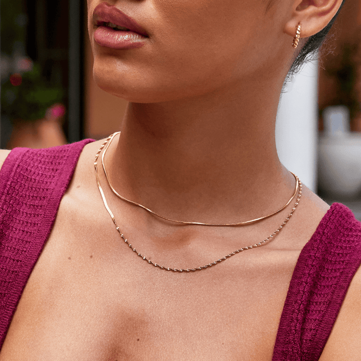 Collar dorado multicapa Leona