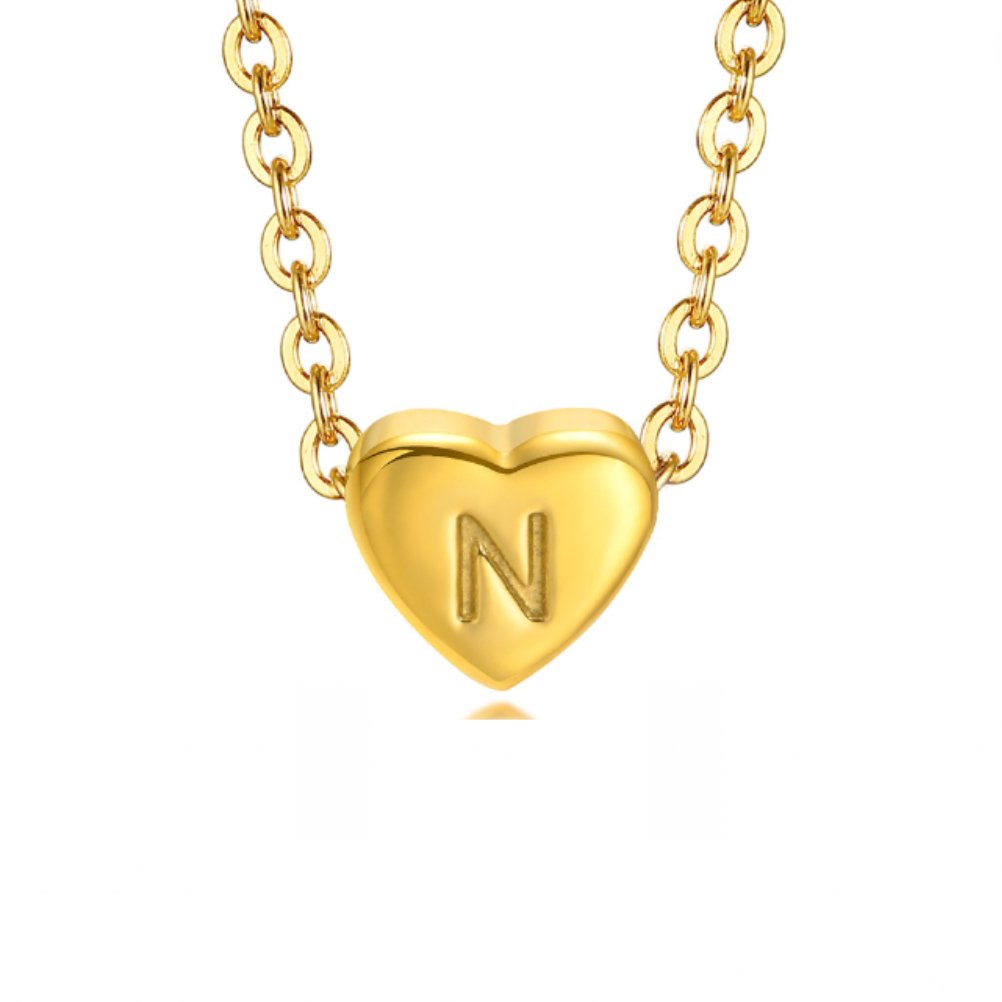 Collar con corazón e inicial