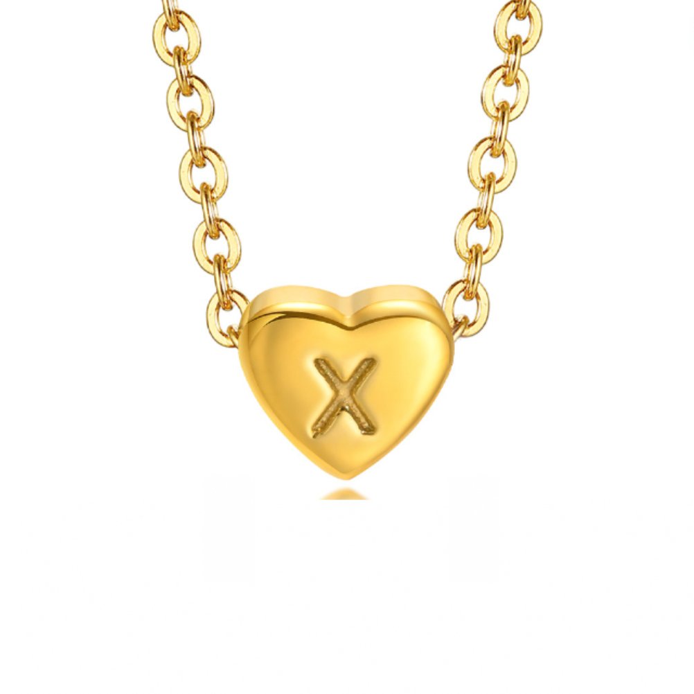 Collar con corazón e inicial